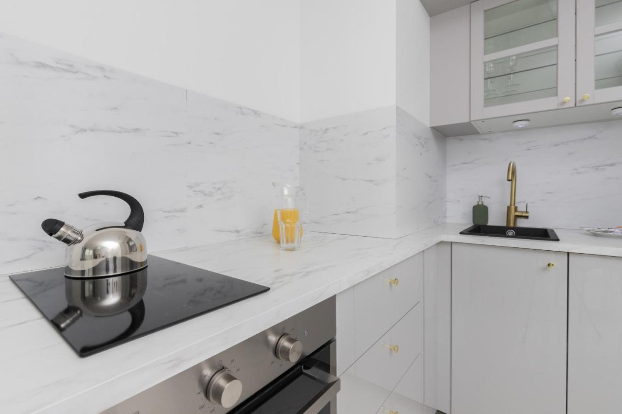 Gdynia Nasypowa Apartments With Parking By Noclegi Renters Bagian luar foto