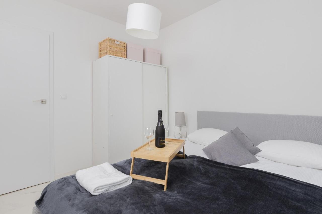 Gdynia Nasypowa Apartments With Parking By Noclegi Renters Bagian luar foto