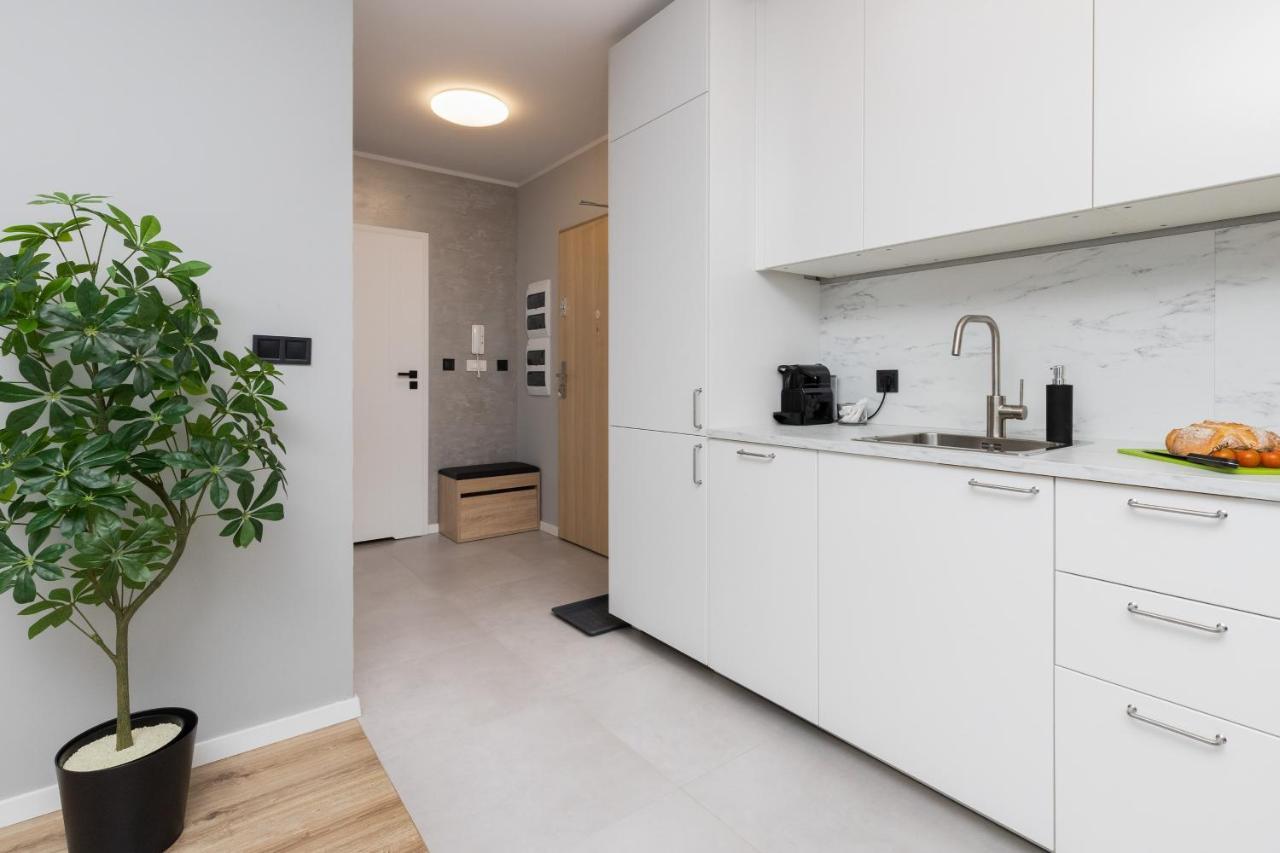 Gdynia Nasypowa Apartments With Parking By Noclegi Renters Bagian luar foto